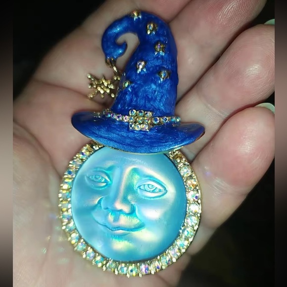 Blue Moon Wizard Brooch - Picture 9 of 11